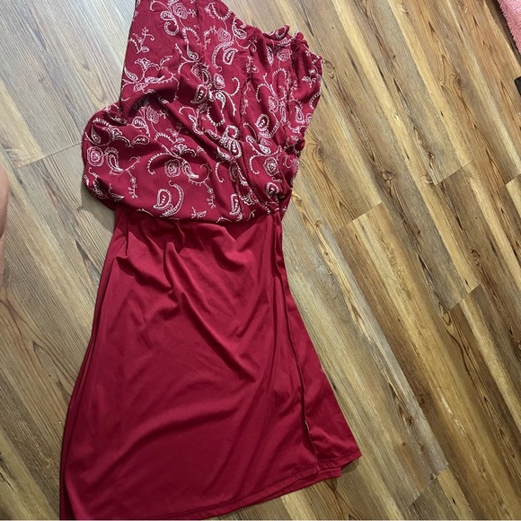 Soprano A-line dress, lined, embroidered, size XL, dark red with white,pre-owned - Picture 10 of 10